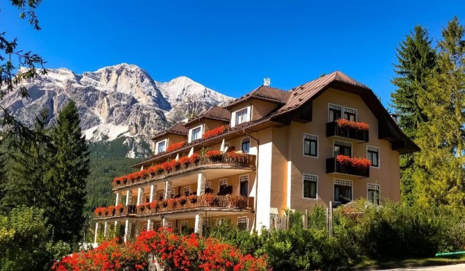 Boutique Hotel Villa Blu Cortina D'Ampezzo