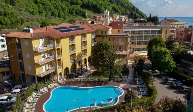 Hotel Bisesti ***S