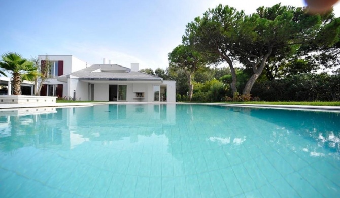 Villa With Private Pool - Luxury Vacation