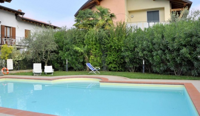 Elegant Holiday Home in Lazise with Swimming Pool near Lake