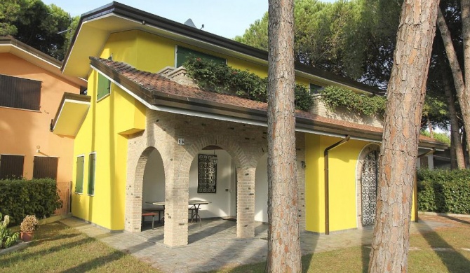 Villa Yellow