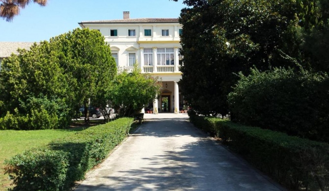Villa Carrer