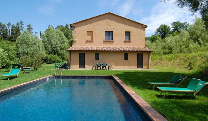 Spineta Villa Sleeps 14 with Pool and WiFi