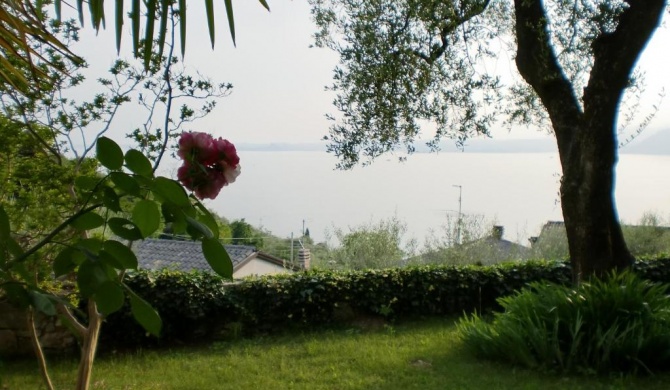 Casa elegante e panoramica sul lago di Garda